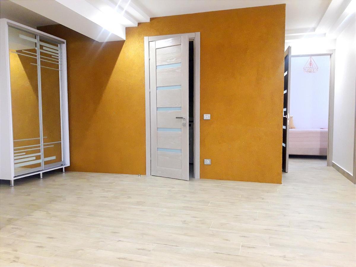 Light Apartment Center City Chisinau Exterior foto